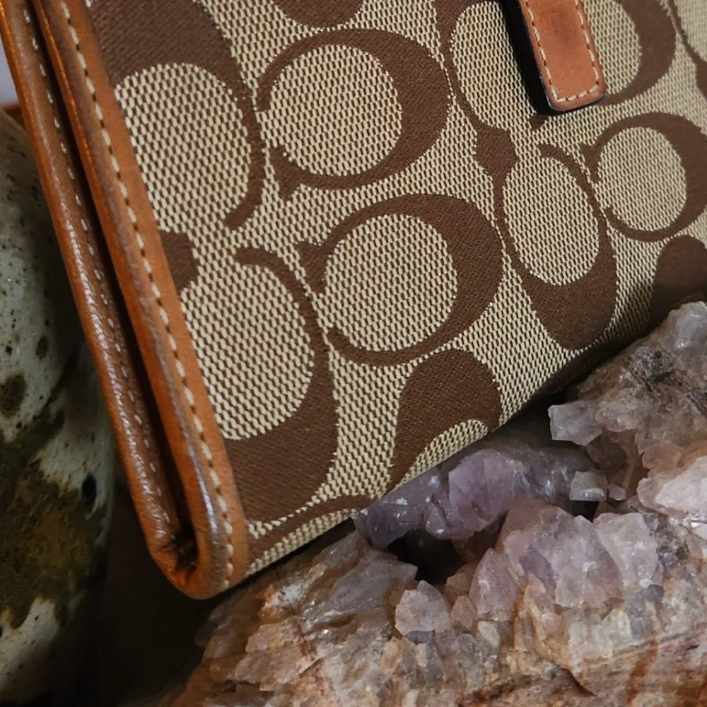 Classic COACH wallet with snap closure - Picture 5 of 8